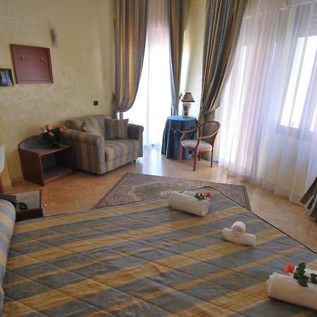 Hotel San Giuseppe - Cityhotel กาตันซาโร ภายนอก รูปภาพ
