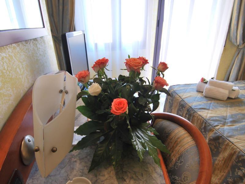 Hotel San Giuseppe - Cityhotel กาตันซาโร ภายนอก รูปภาพ