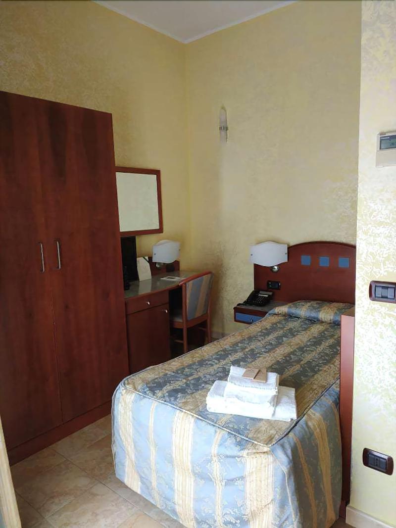 Hotel San Giuseppe - Cityhotel กาตันซาโร ภายนอก รูปภาพ