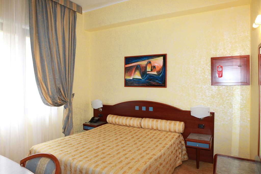 Hotel San Giuseppe - Cityhotel กาตันซาโร ภายนอก รูปภาพ