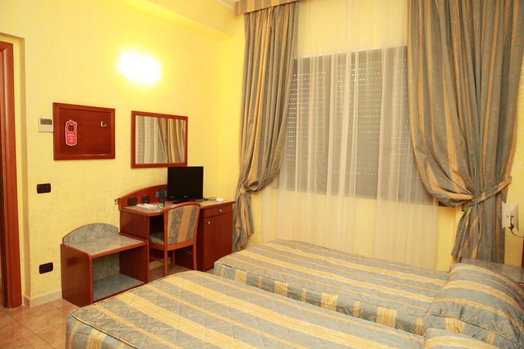 Hotel San Giuseppe - Cityhotel กาตันซาโร ภายนอก รูปภาพ