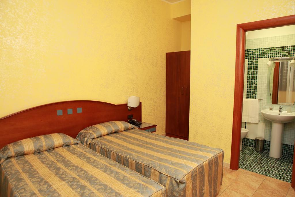 Hotel San Giuseppe - Cityhotel กาตันซาโร ภายนอก รูปภาพ