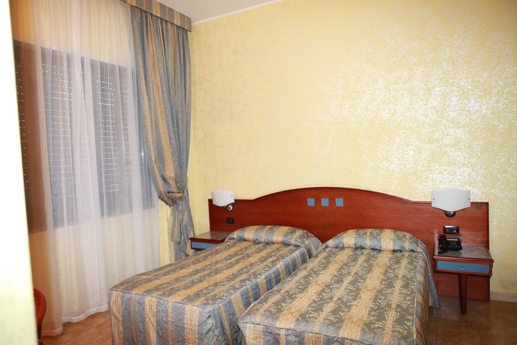 Hotel San Giuseppe - Cityhotel กาตันซาโร ห้อง รูปภาพ