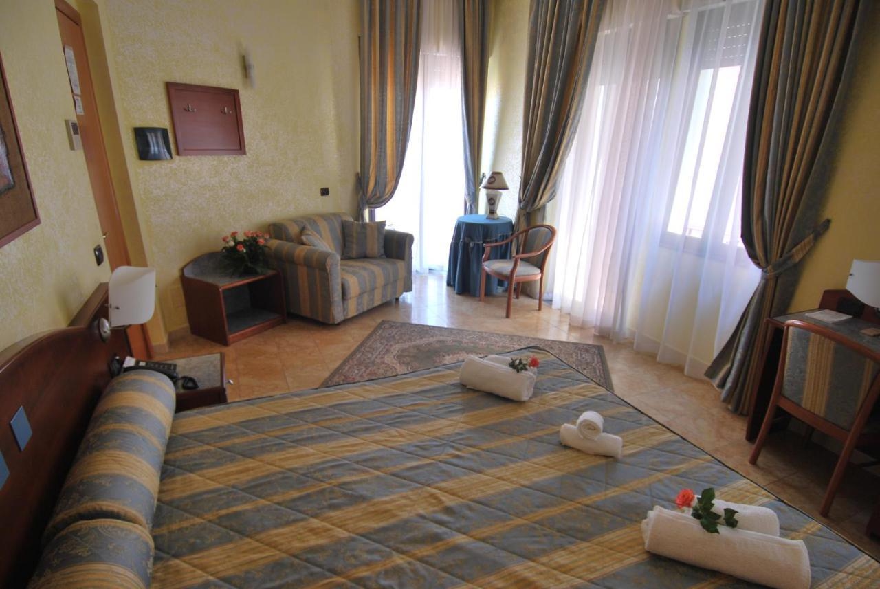 Hotel San Giuseppe - Cityhotel กาตันซาโร ภายนอก รูปภาพ