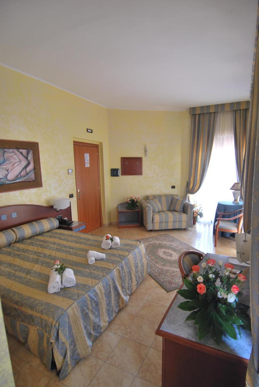 Hotel San Giuseppe - Cityhotel กาตันซาโร ภายนอก รูปภาพ